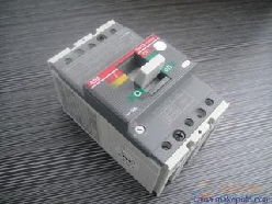 ABB(ABB)　塑壳断路器　T2S160 PR221DS-LSI R63 FFCL 4P